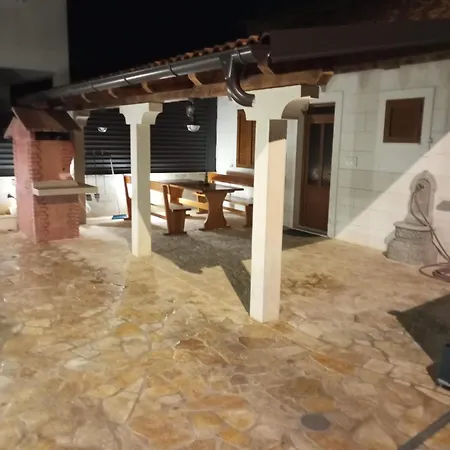 M & M Semesterbostad Bibinje