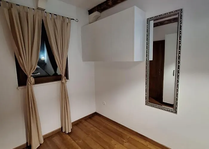 Semesterbostad M & M Bibinje