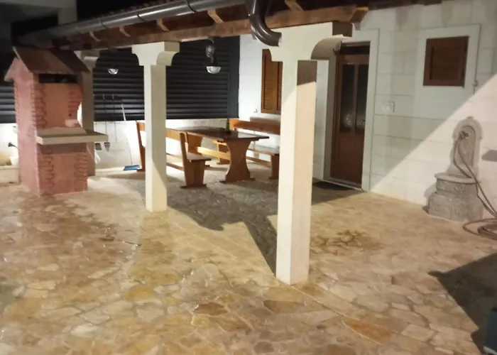 M & M Semesterbostad Bibinje